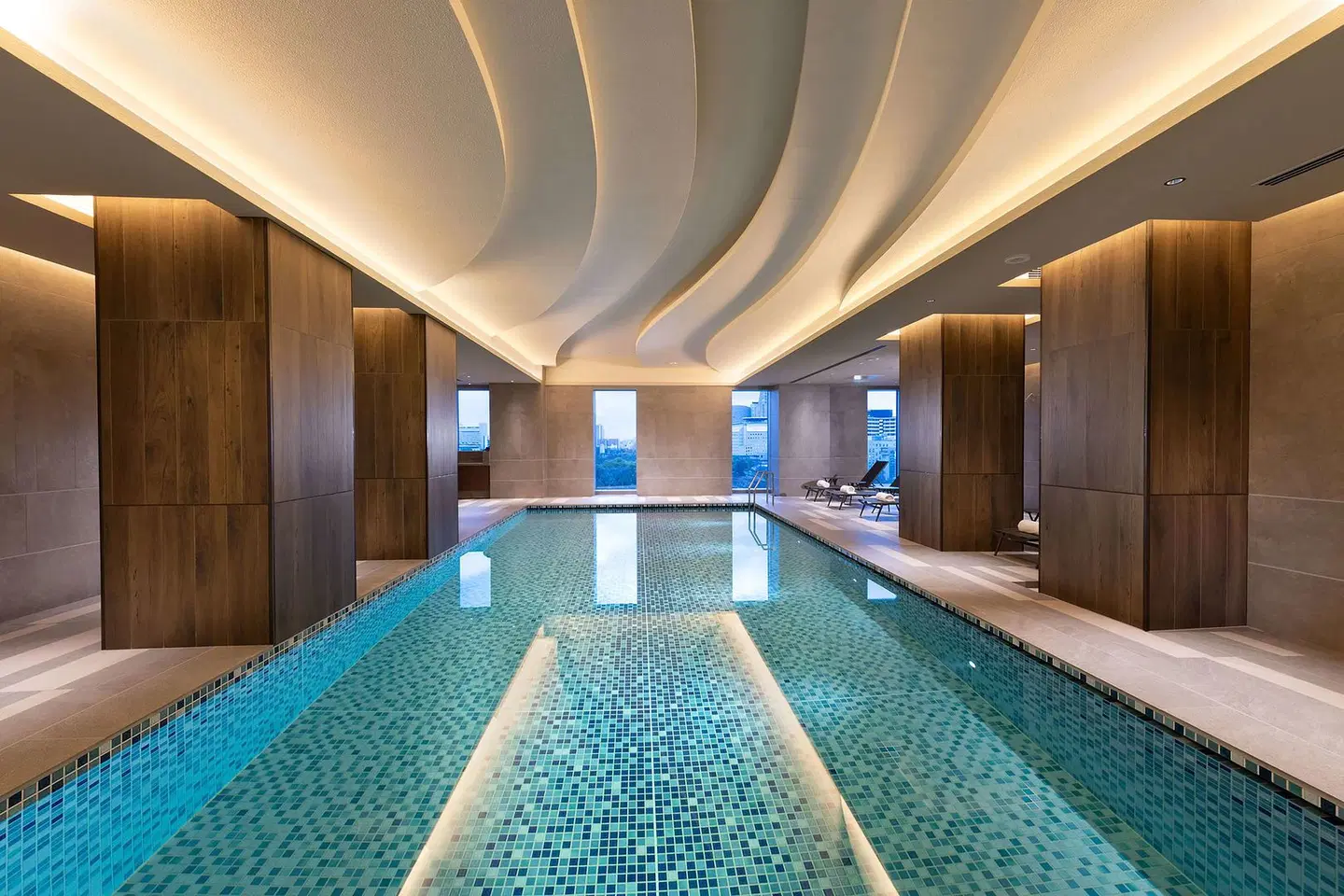 Doubletree By Hilton Osaka Castle Hallenbad