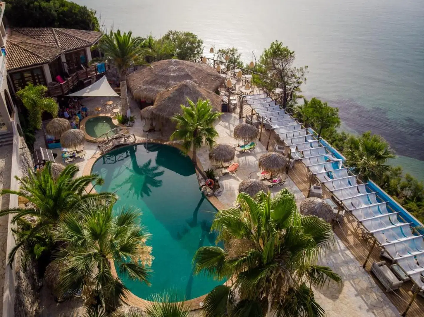 Gloria Maris Hotel Suites and Villa OUTDOOR_POOL