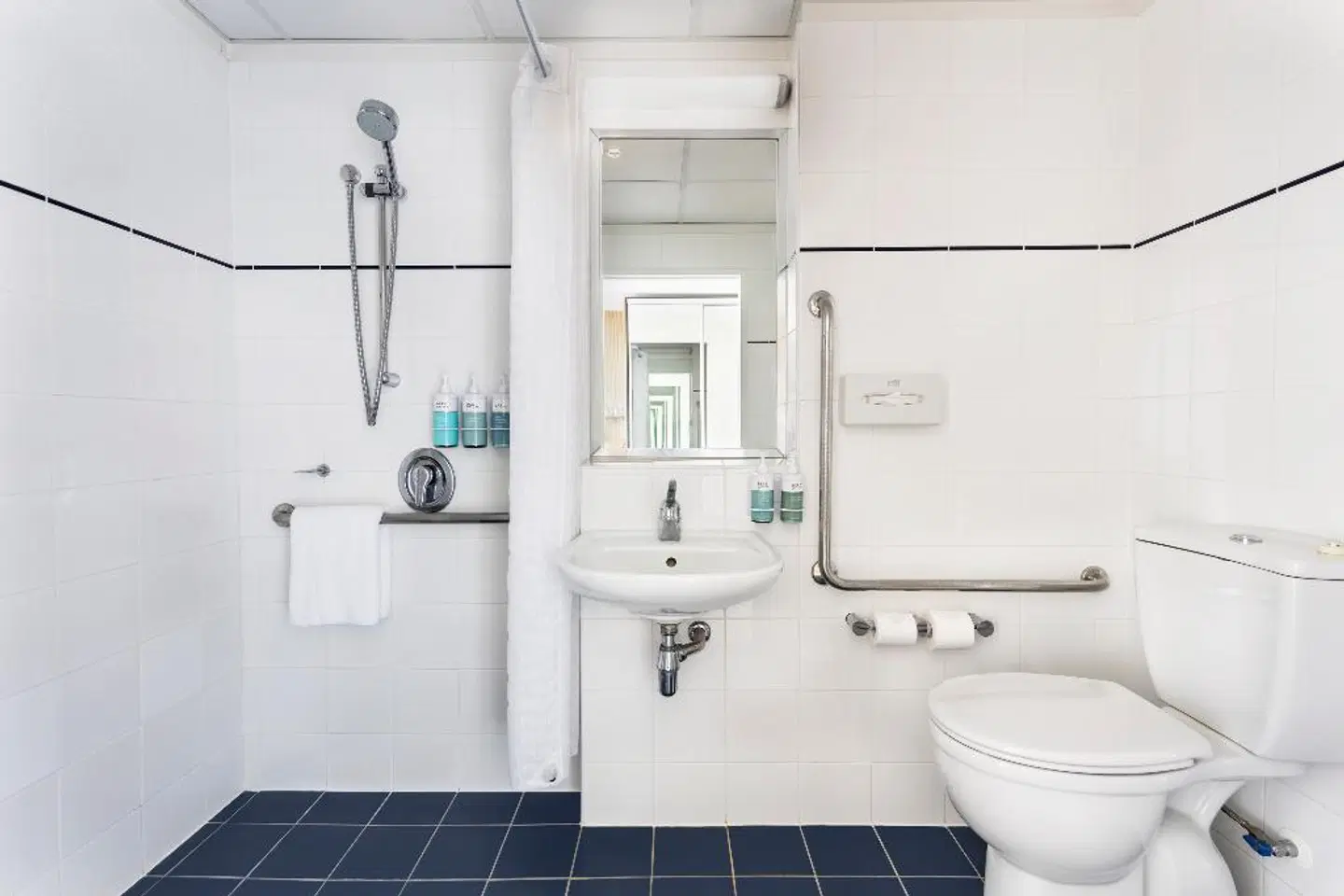 ibis Auckland Ellerslie Badezimmer