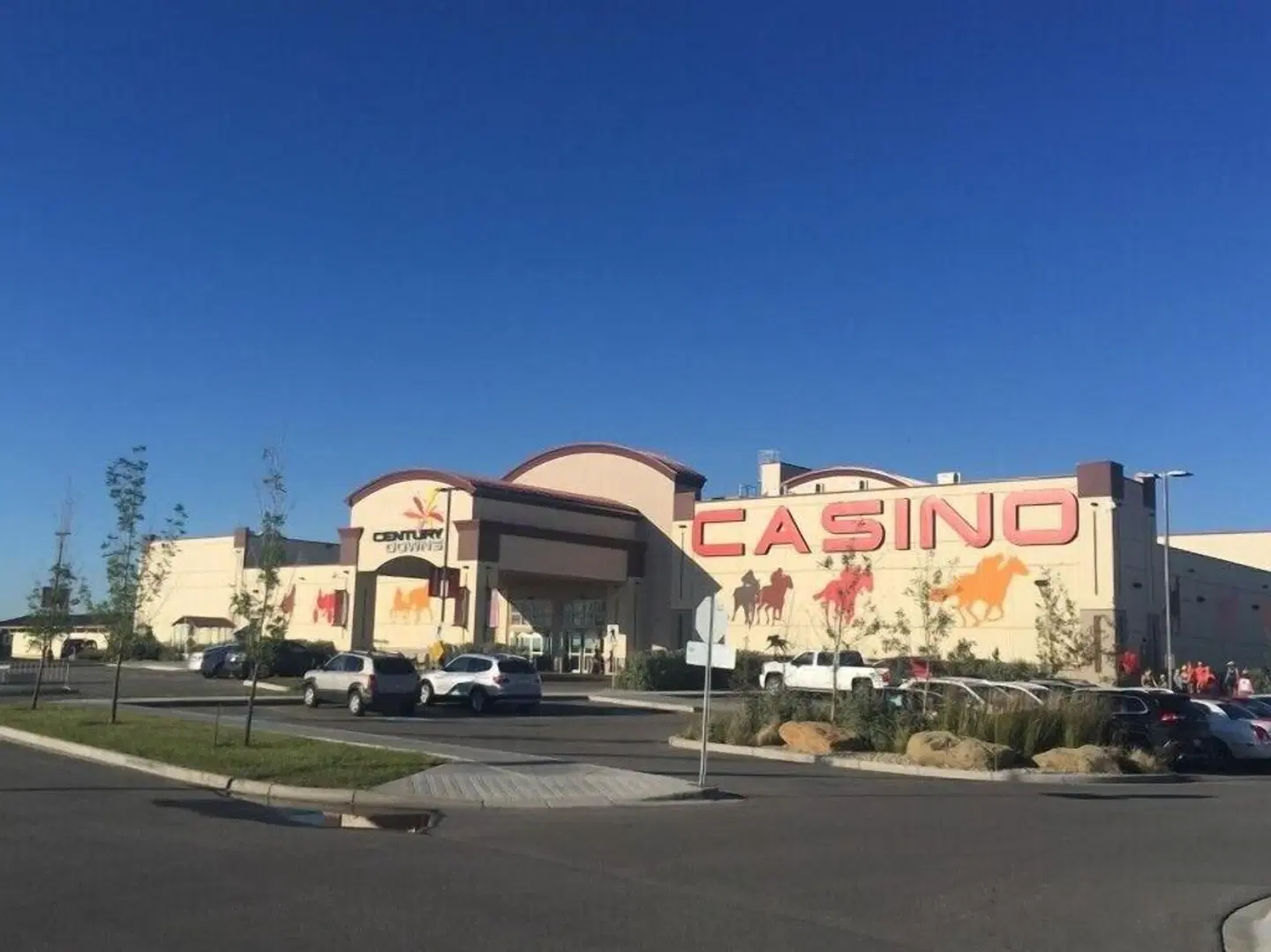 Hotel Clique Calgary Airport EXTERIOR