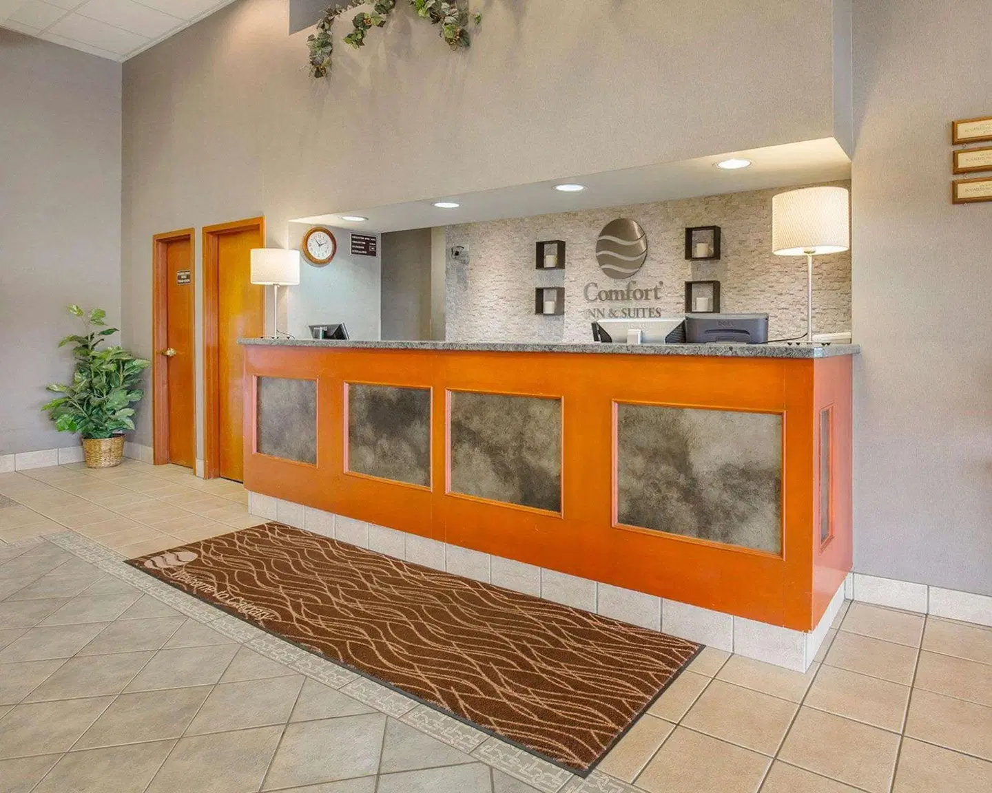 Comfort Inn & Suites South ROOM_EXAMPLE