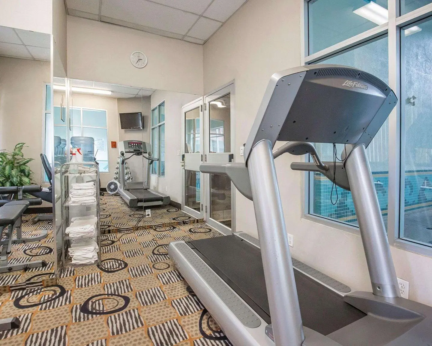 Comfort Inn & Suites South SPORTS_AND_LEISURE
