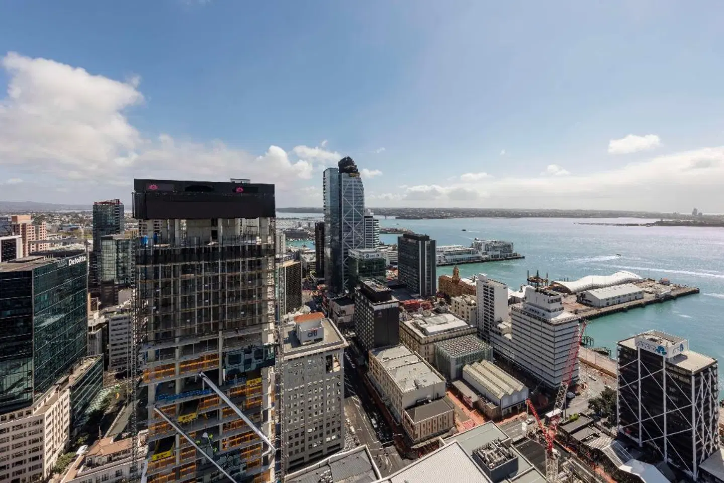 Auckland Harbour Oaks Terrasse