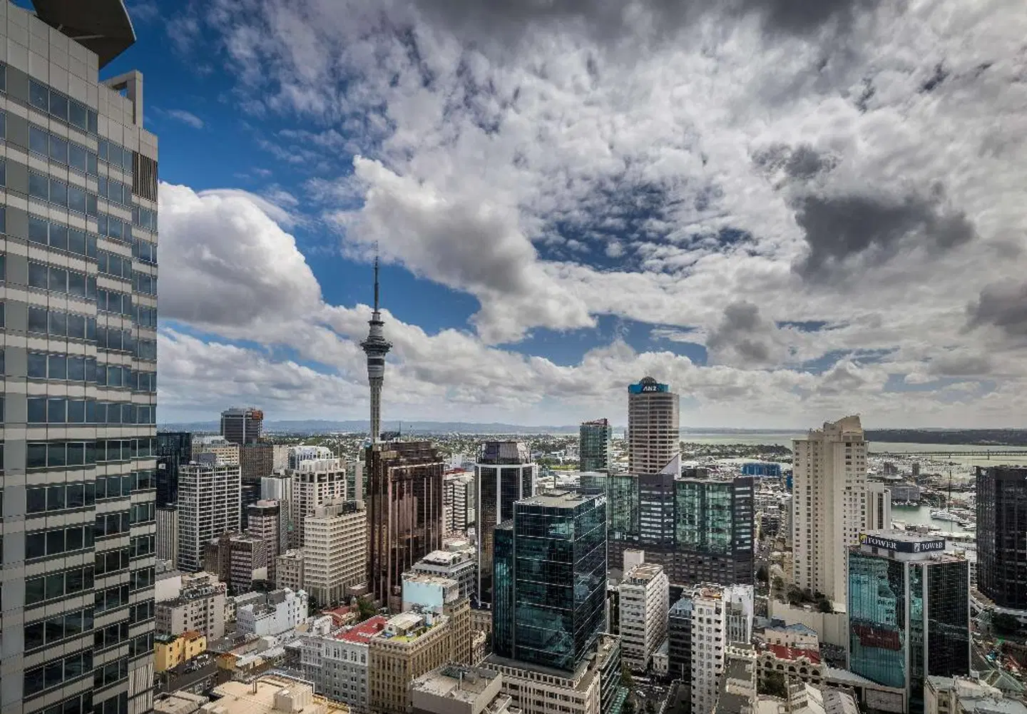 Auckland Harbour Oaks Terrasse