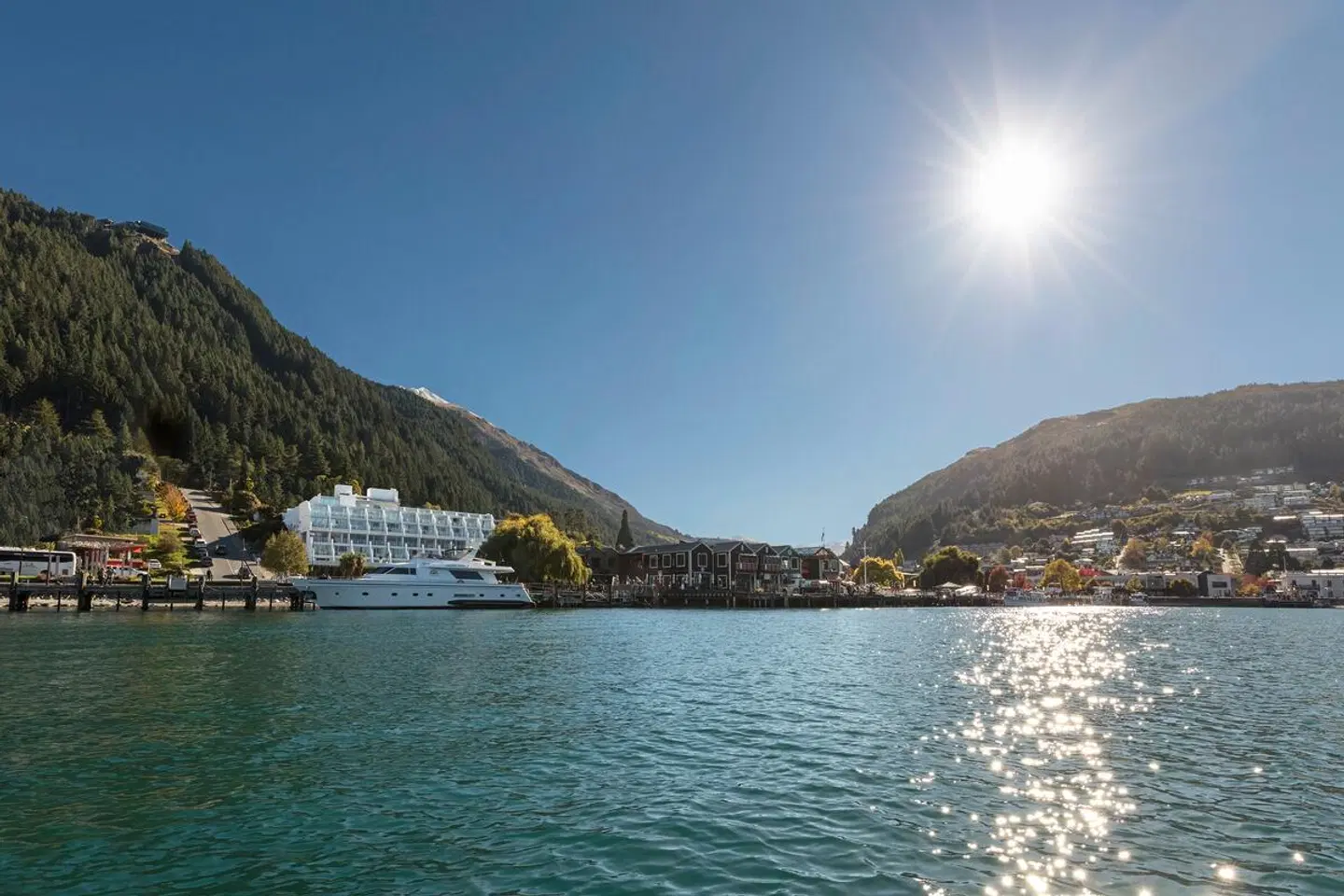 Crowne Plaza Queenstown by IHG Strand