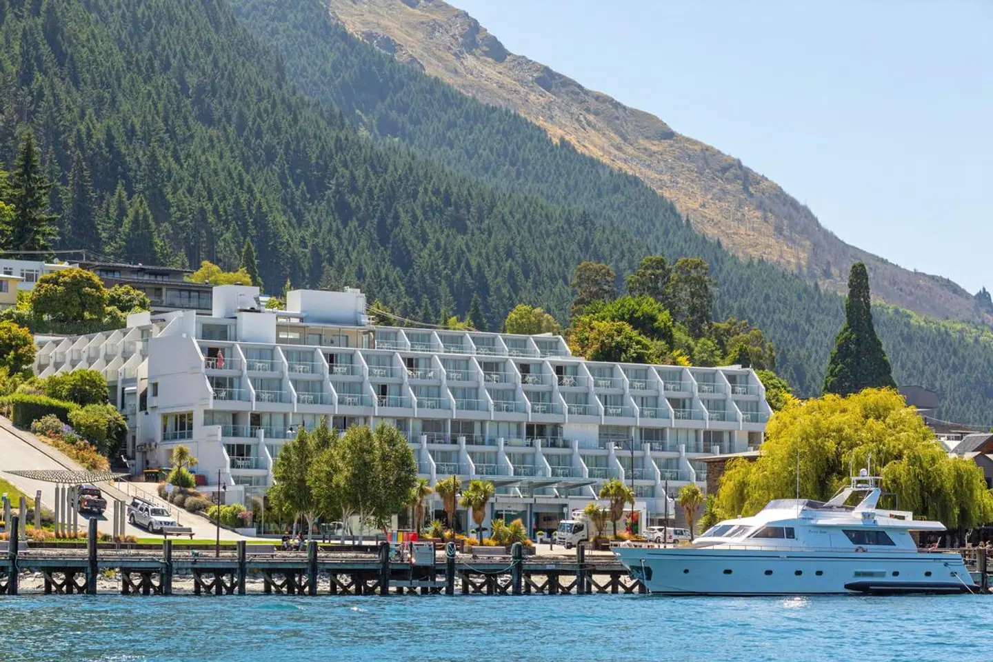 Crowne Plaza Queenstown by IHG EXTERIOR