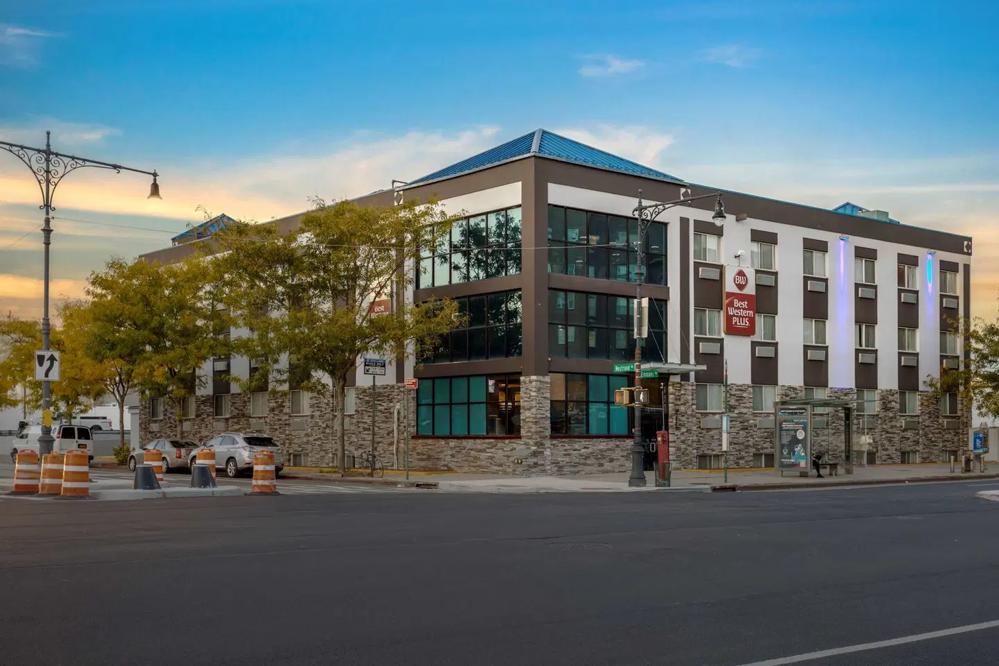 Best Western Plus Brooklyn Bay Hotel EXTERIOR