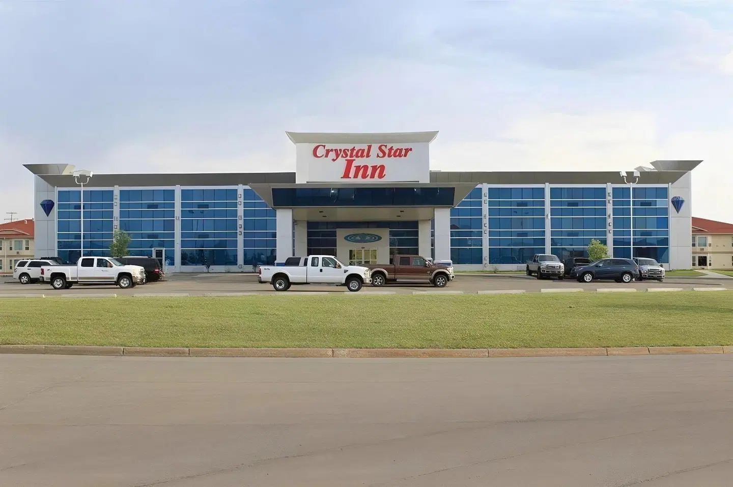 Crystal Star Inn EXTERIOR
