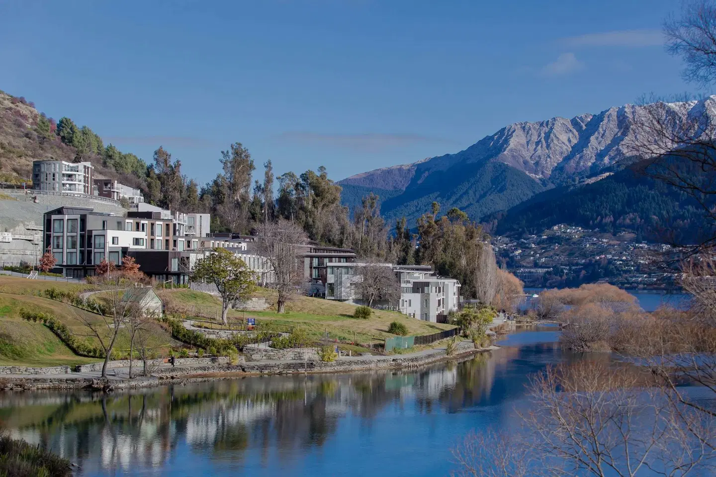 Hilton Queenstown Resort & Spa LANDSCAPE