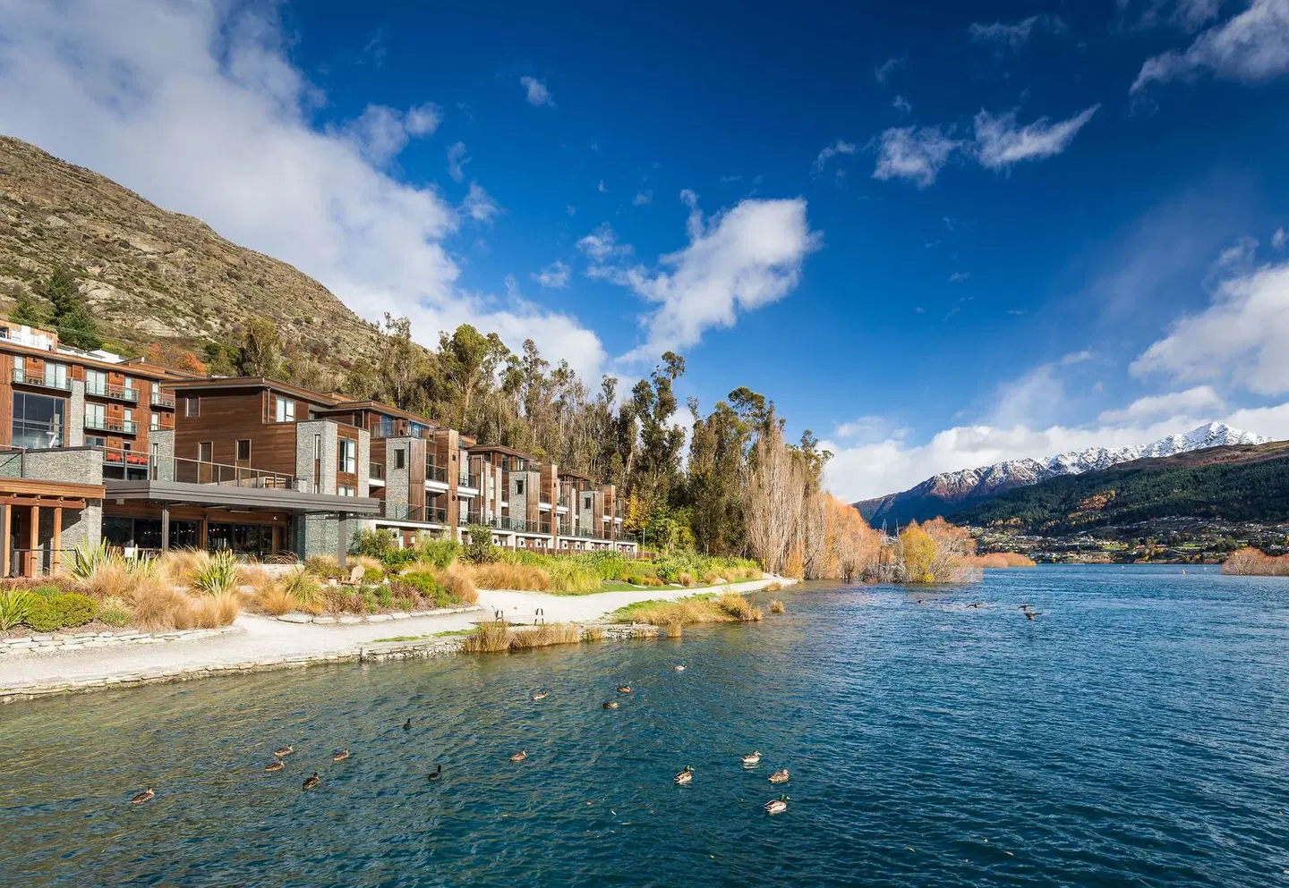 Hilton Queenstown Resort & Spa EXTERIOR
