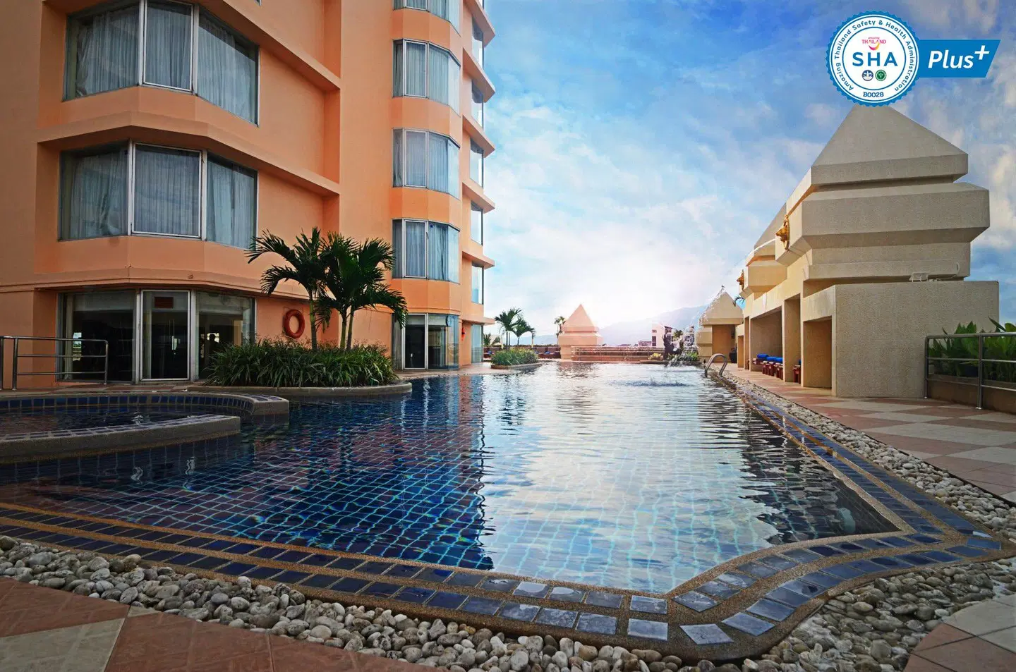 Duangtawan Chiang Mai OUTDOOR_POOL