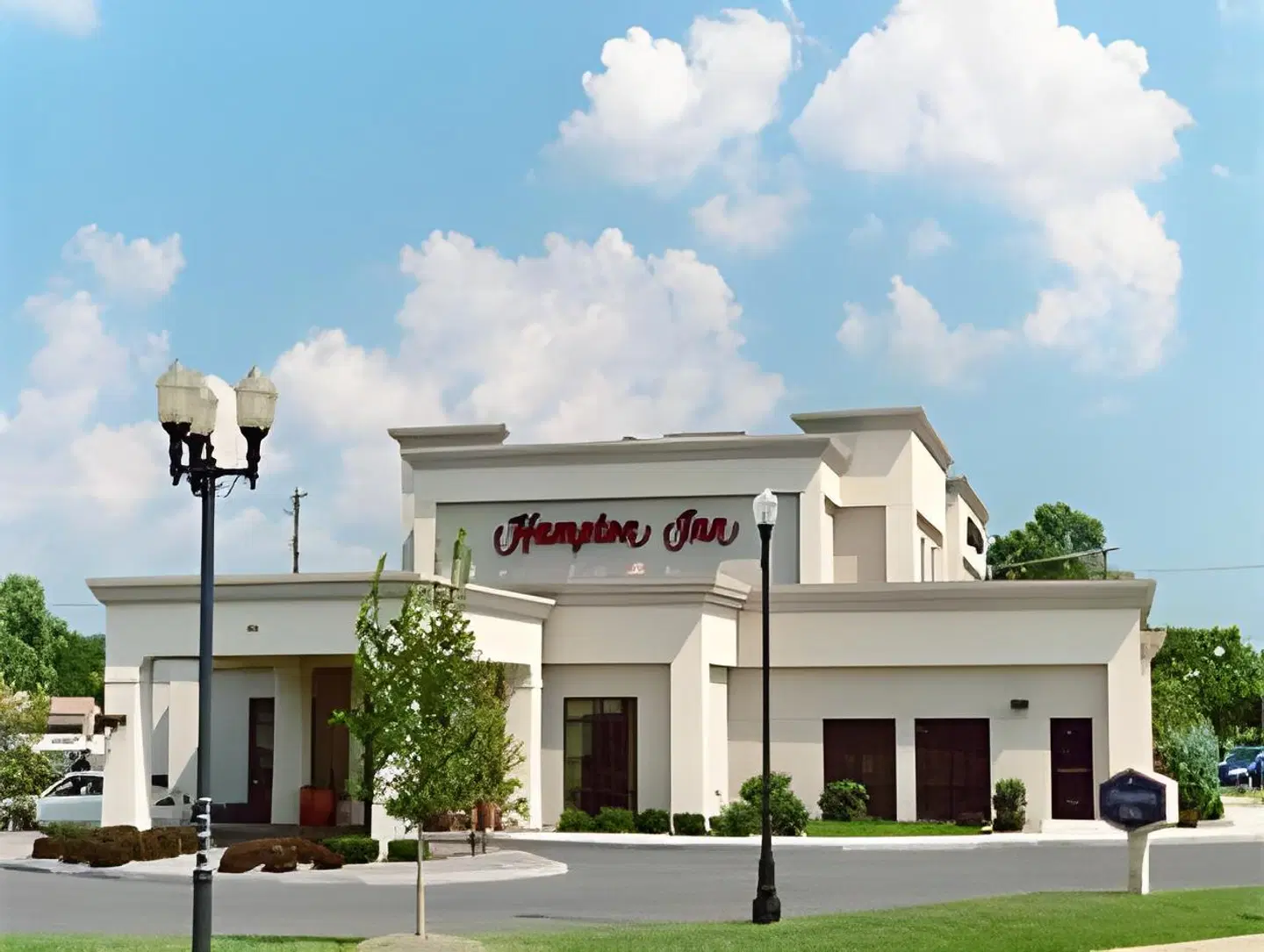Hampton Inn Geneva EXTERIOR