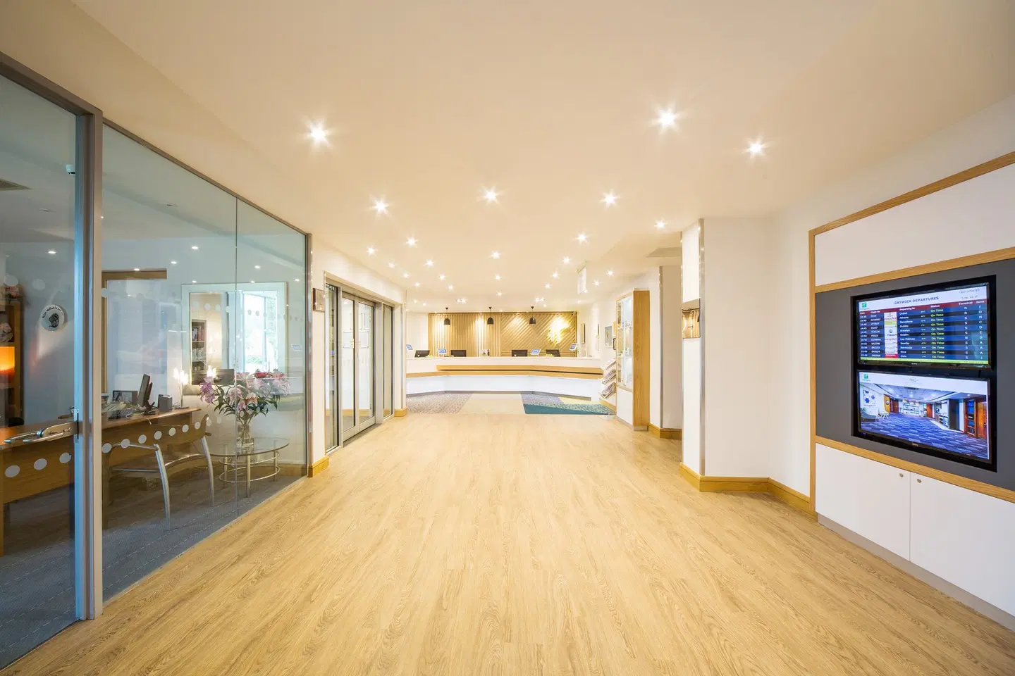 Holiday Inn London Gatwick Airport LOUNGE_LOBBY