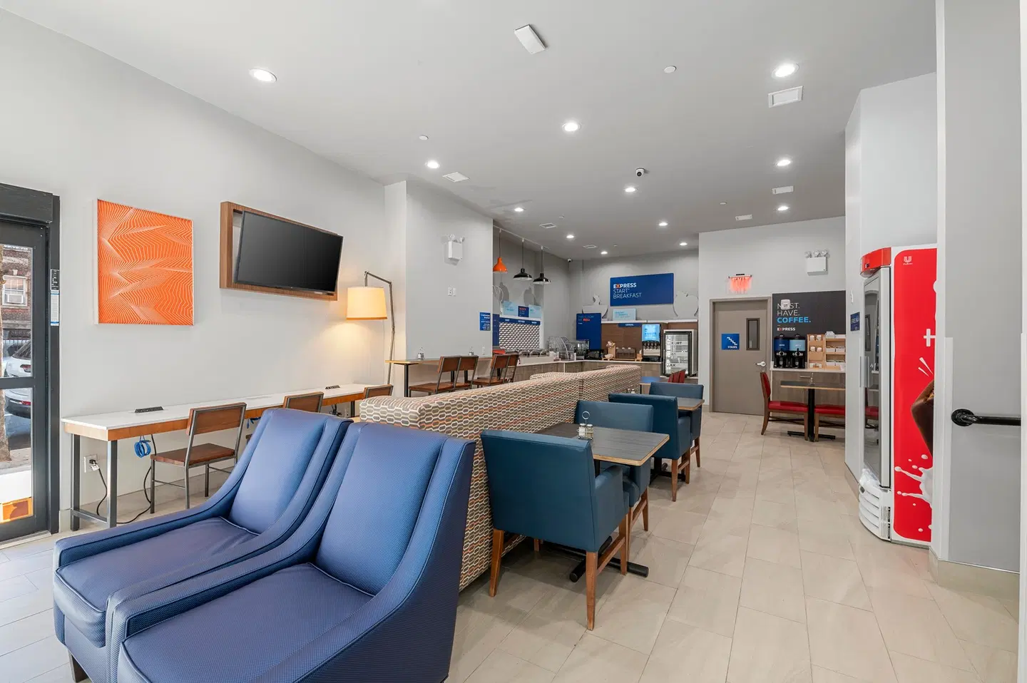 Holiday Inn Express And Suites Bronx - NYC by IHG LOUNGE_LOBBY
