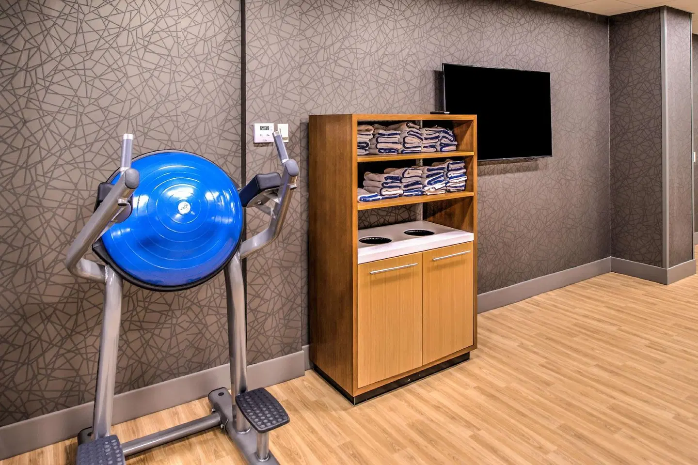 DoubleTree by Hilton Utica ROOM_EXAMPLE
