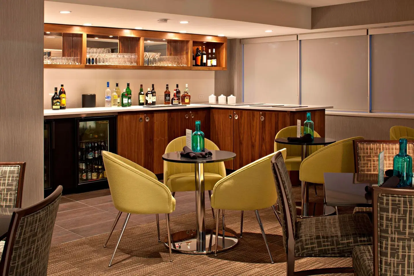 Delta Hotel Calgary South Bar