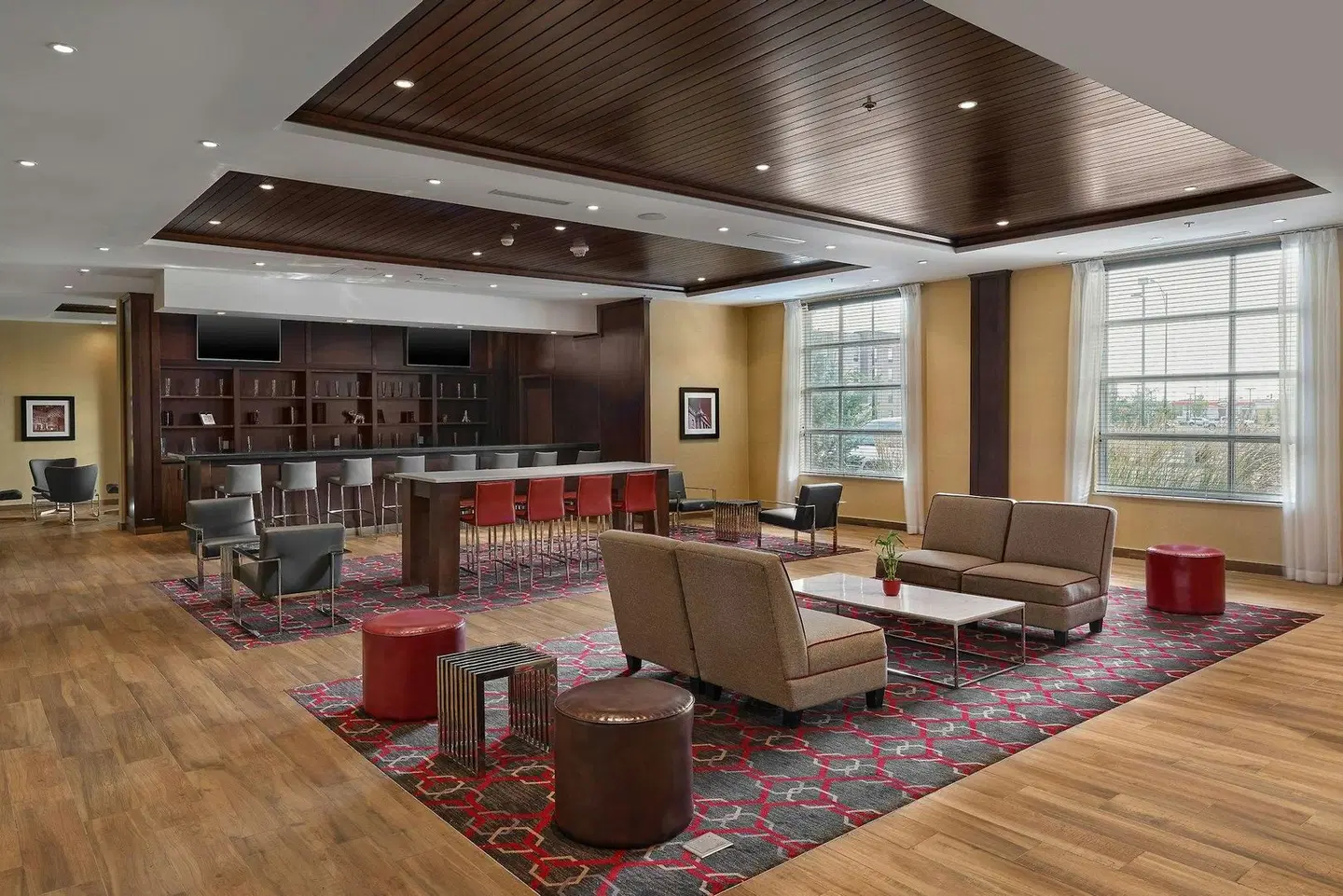 Four Points by Sheraton Sherwood Park Bar