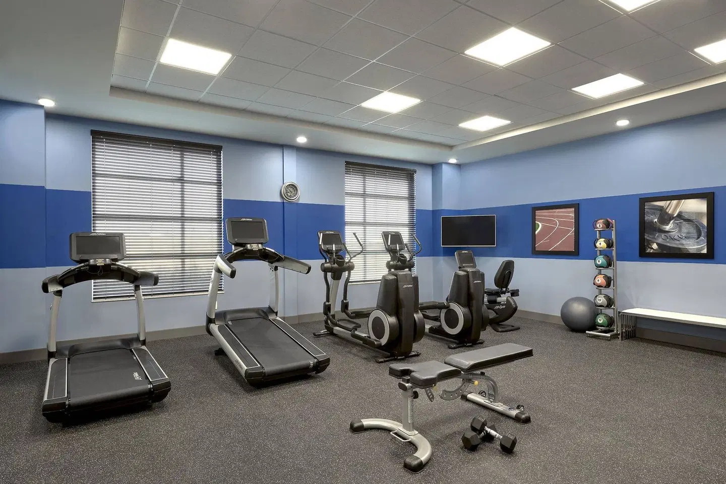 Four Points by Sheraton Sherwood Park SPORTS_AND_LEISURE