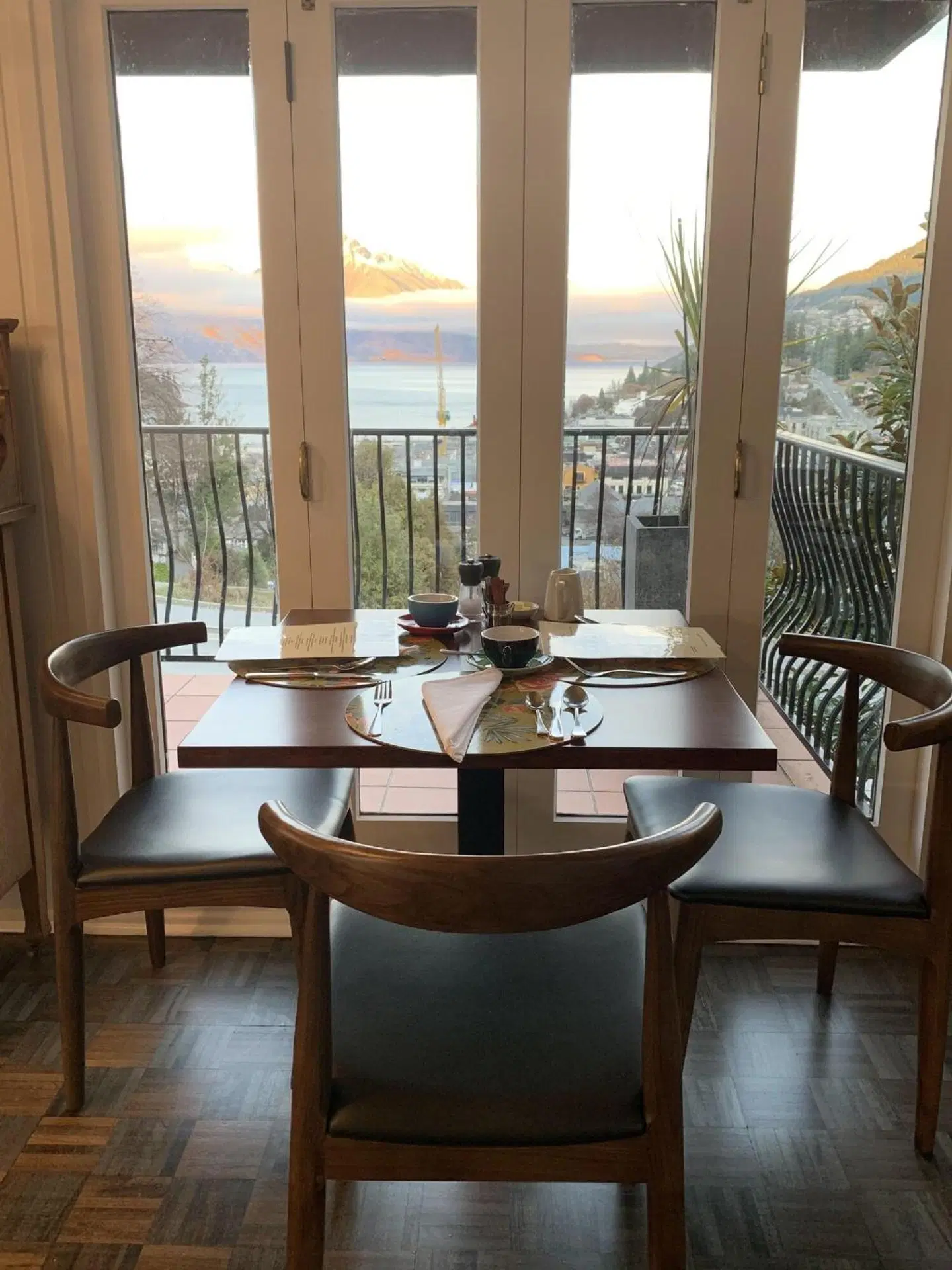 Queenstown House Boutique Bed & Breakfast and Apartments Restaurant