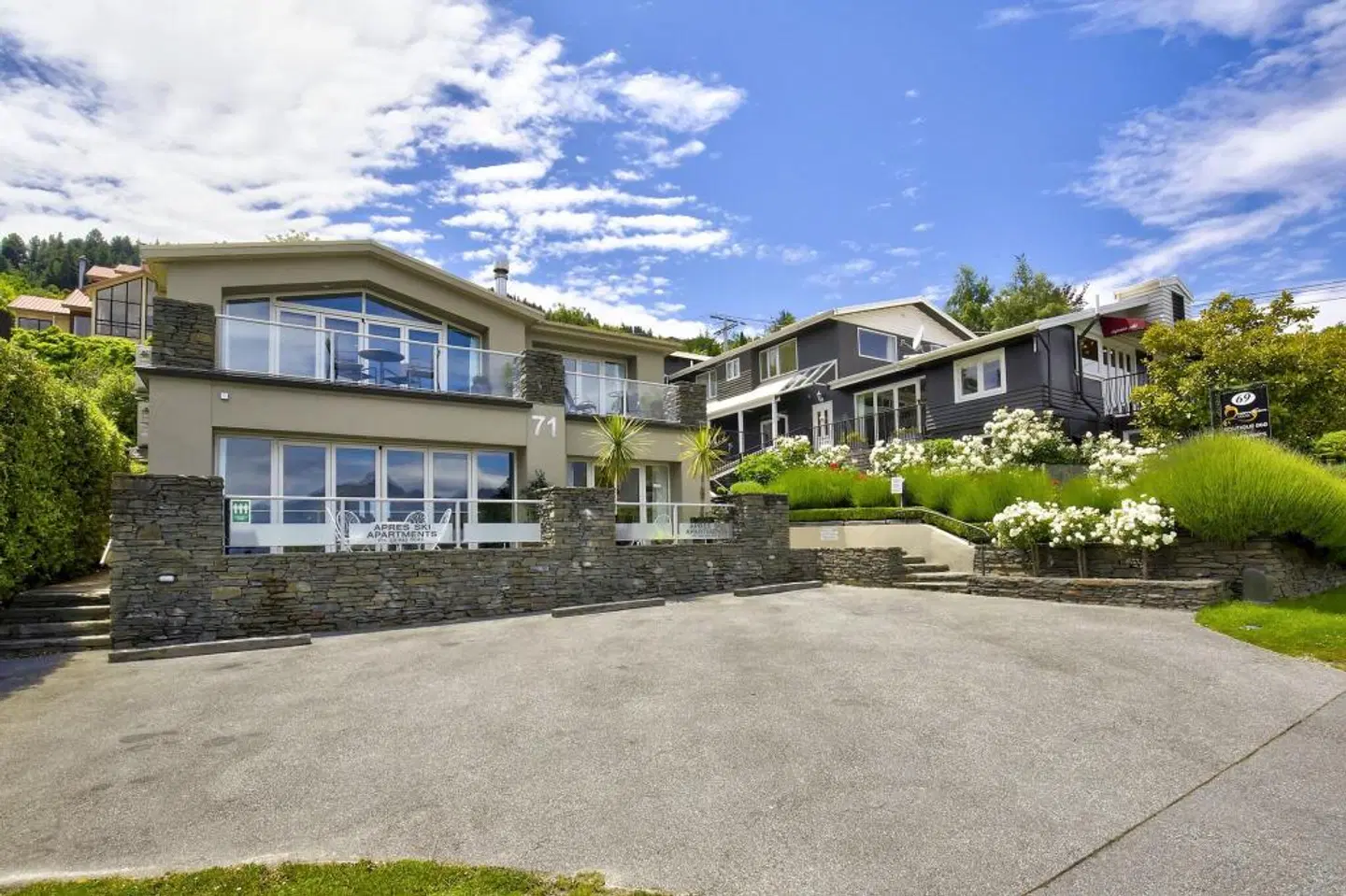 Queenstown House Boutique Bed & Breakfast and Apartments EXTERIOR