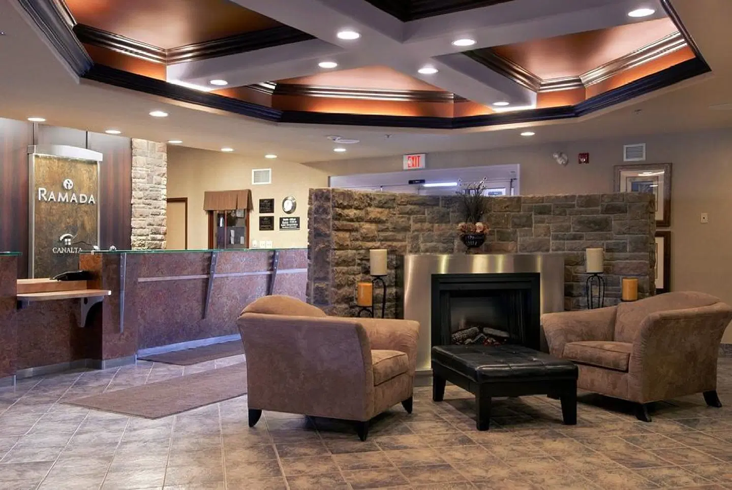 Ramada by Wyndham Drumheller Hotel & Suites LOUNGE_LOBBY