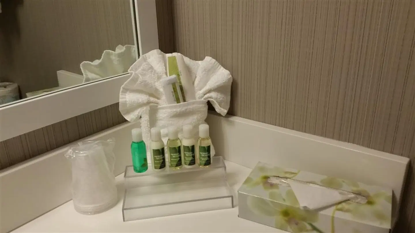 Coast West Edmonton Hotel & Conference Centre HEALTH_BEAUTY