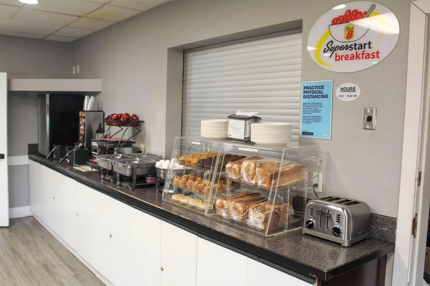 Super 8 by Wyndham Edmonton South Restaurant
