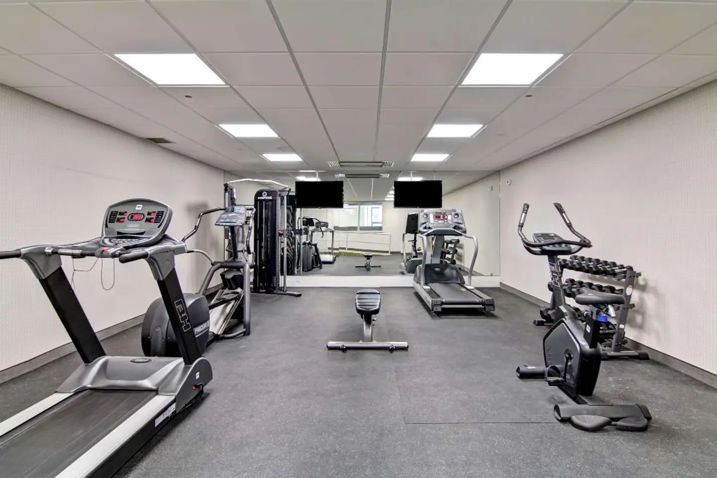 Coast West Edmonton Hotel & Conference Centre SPORTS_AND_LEISURE
