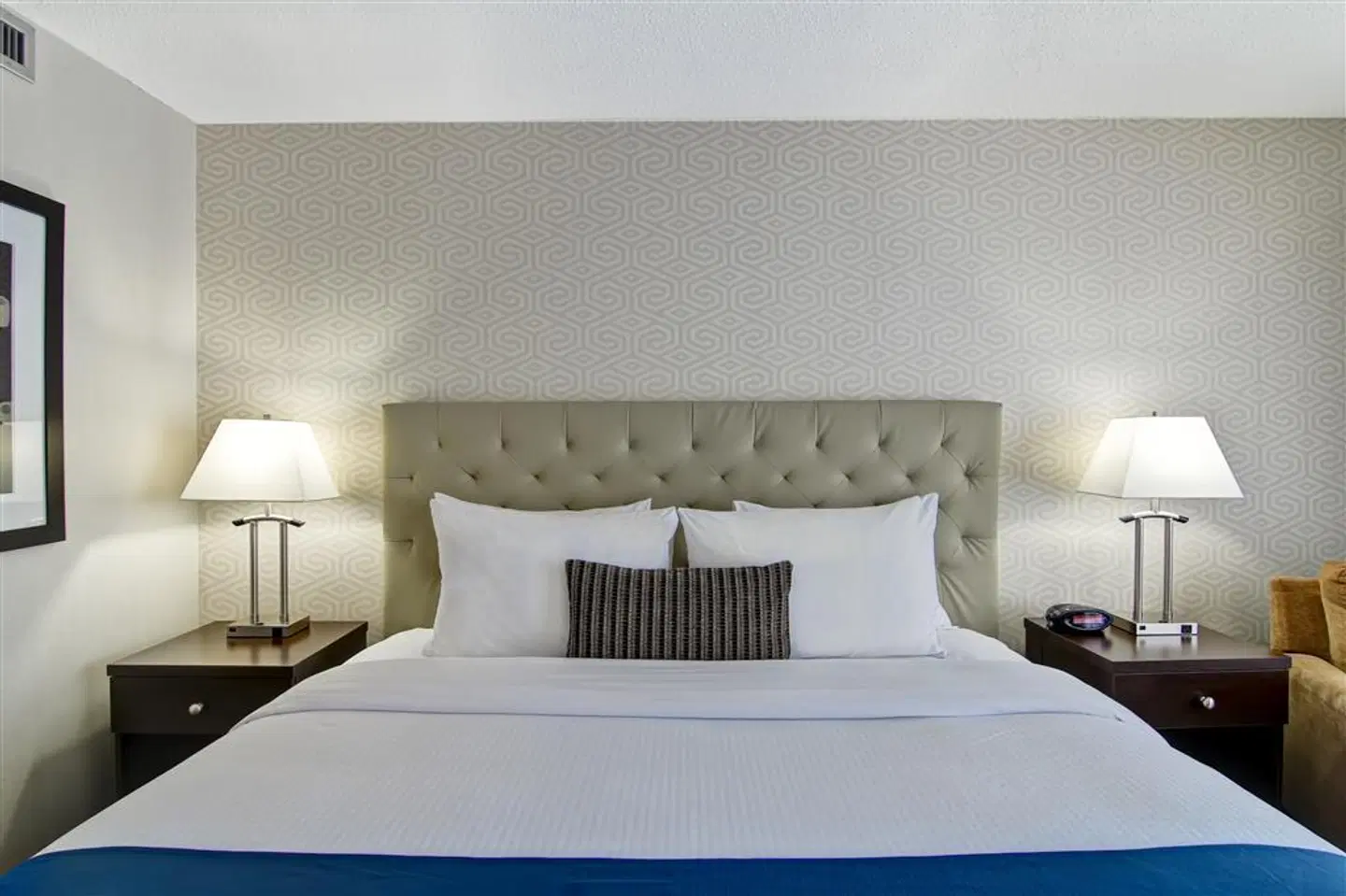 Coast West Edmonton Hotel & Conference Centre ROOM_EXAMPLE