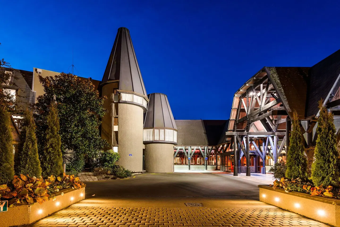 Chateau on the Park - Christchurch, a DoubleTree by Hilton EXTERIOR