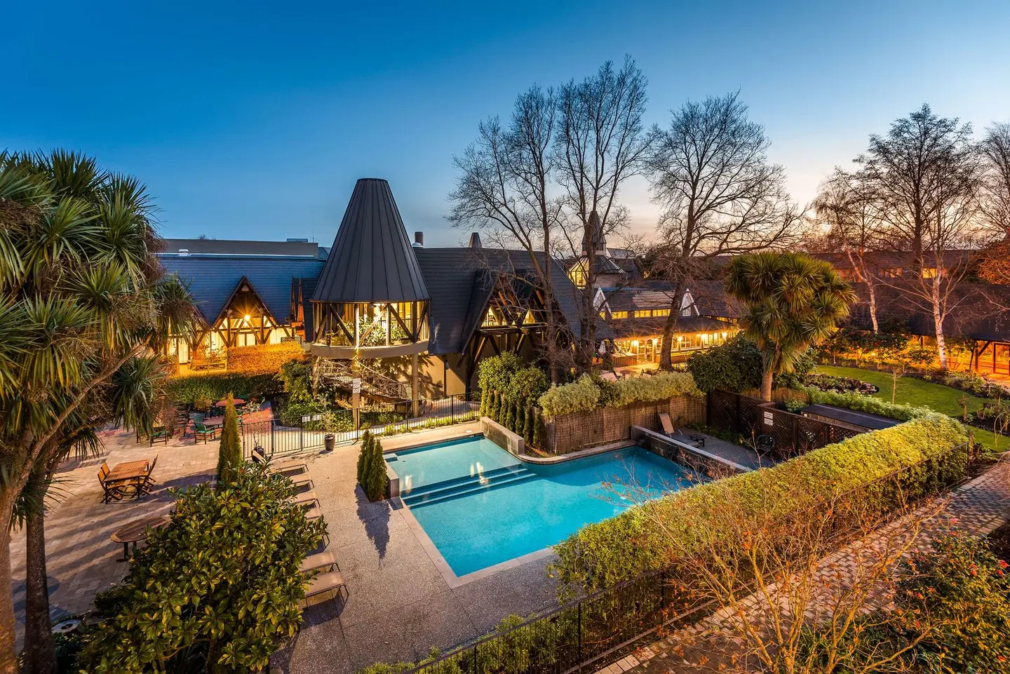 Chateau on the Park - Christchurch, a DoubleTree by Hilton OUTDOOR_POOL