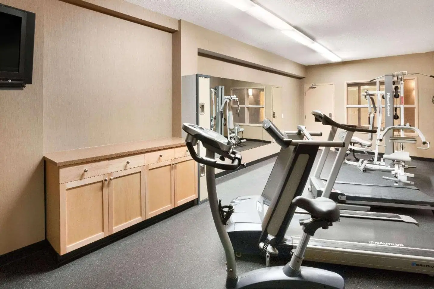Days Inn & Suites by Wyndham Cochrane SPORTS_AND_LEISURE