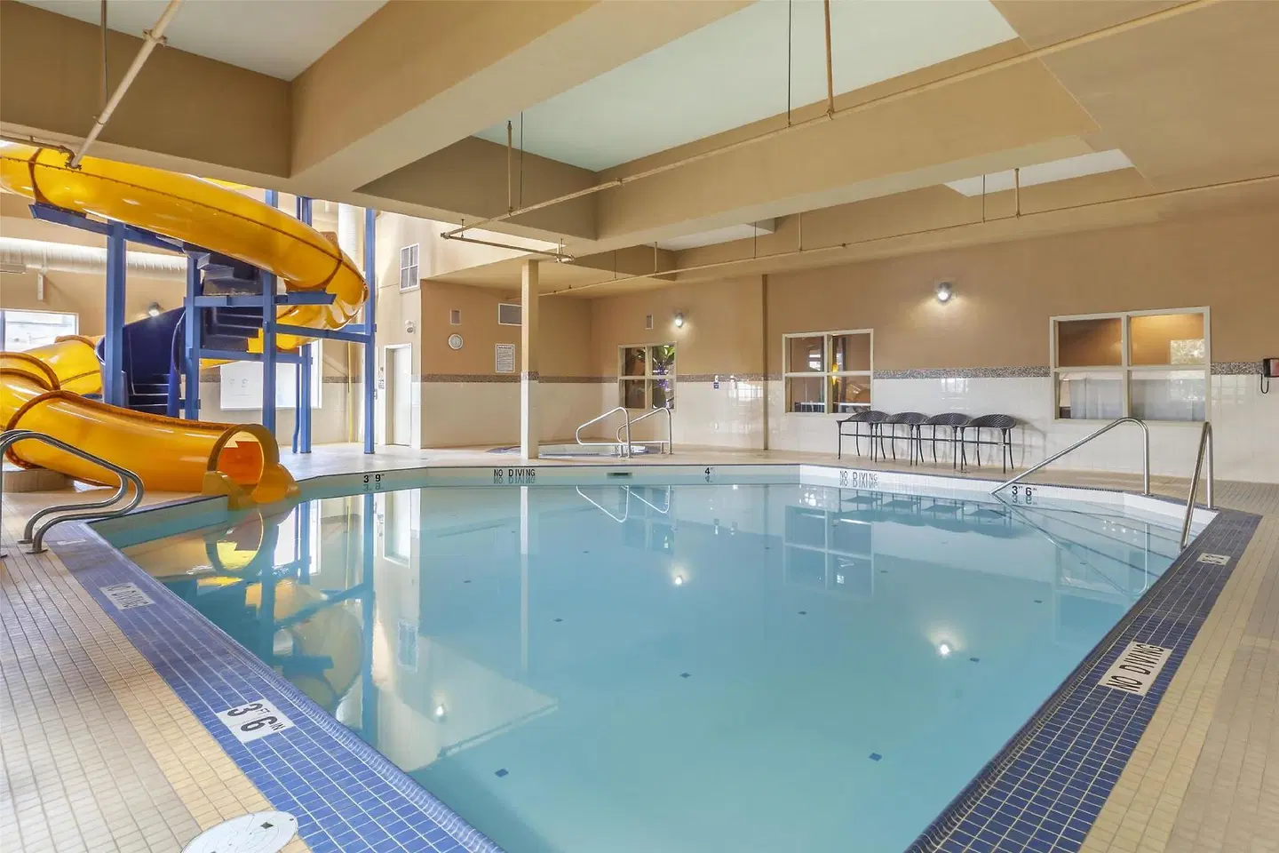 Best Western Cold Lake Inn Hallenbad