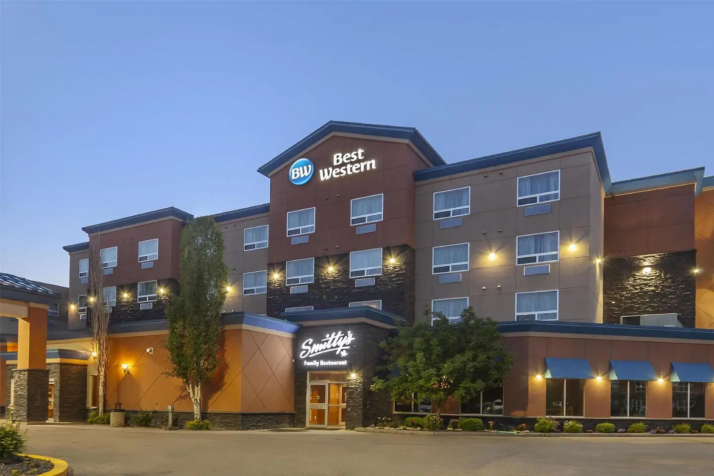 Best Western Cold Lake Inn EXTERIOR