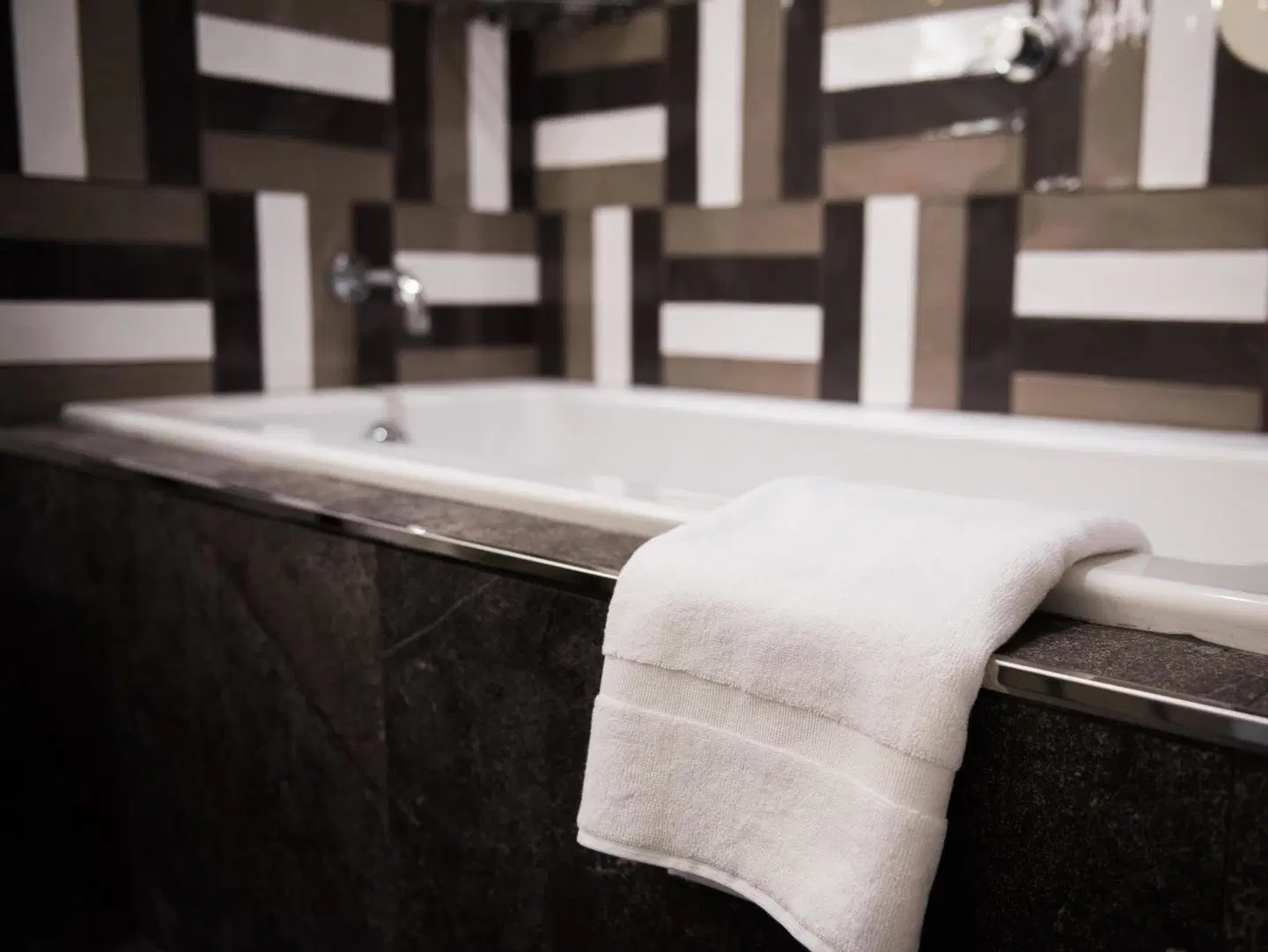 The Troubadour Hotel New Orleans, Tapestry Collection by Hilton Badezimmer