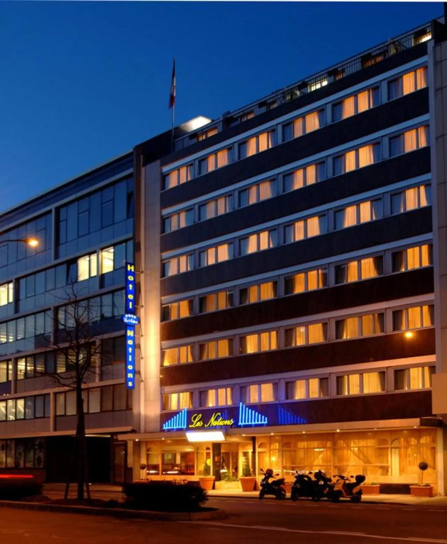 Les Nations EXTERIOR