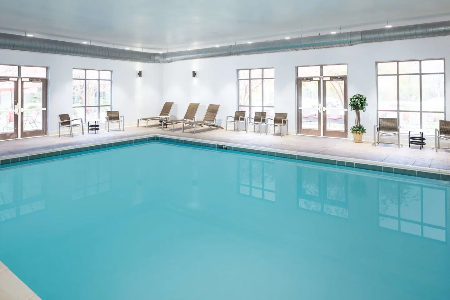 Hampton Inn Garden City Long Island Hallenbad