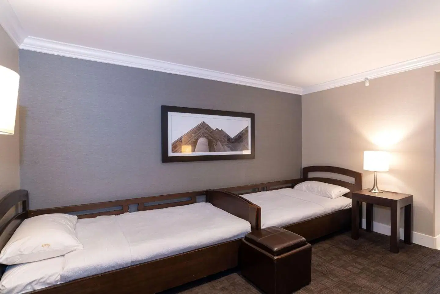 Sandman Signature Edmonton South Hotel ROOM_EXAMPLE