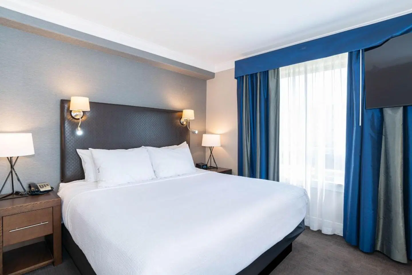 Sandman Signature Edmonton South Hotel ROOM_EXAMPLE