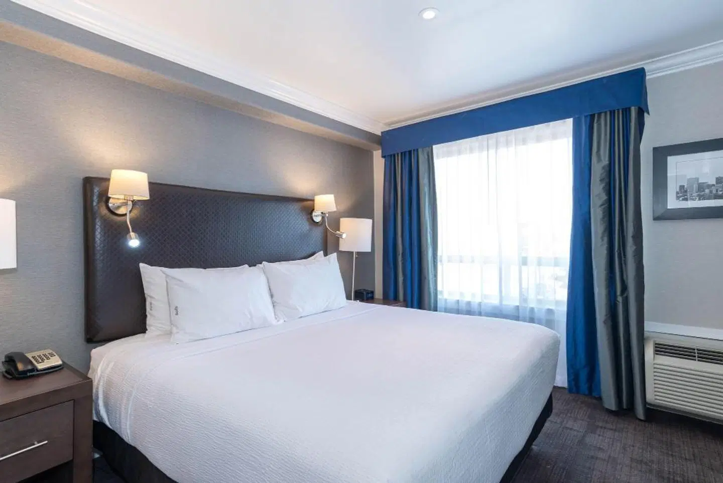 Sandman Signature Edmonton South Hotel ROOM_EXAMPLE