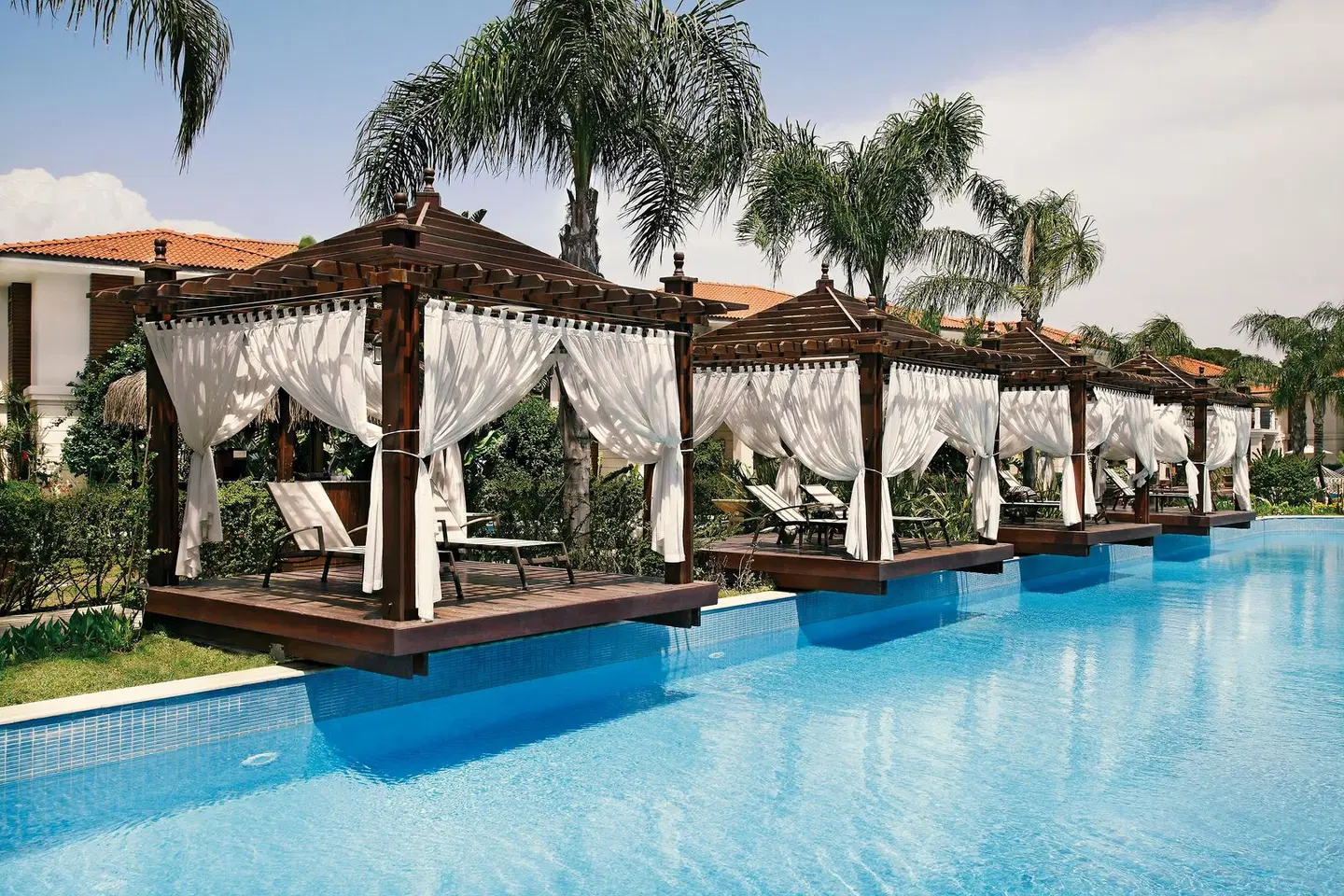 Ela Excellence Resort OUTDOOR_POOL