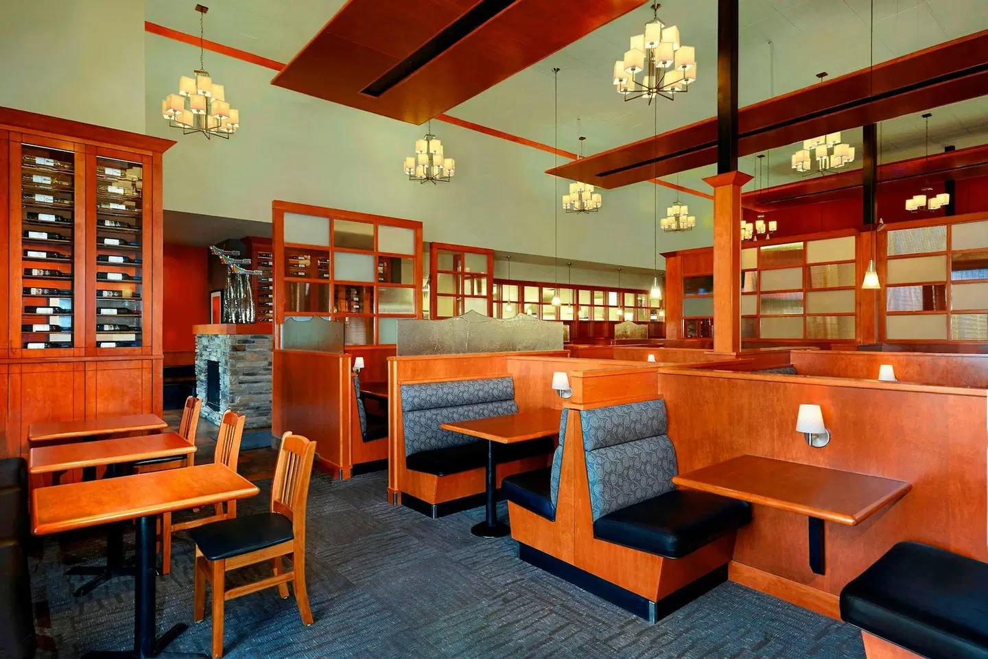 Four Points by Sheraton Edmonton Gateway Bar