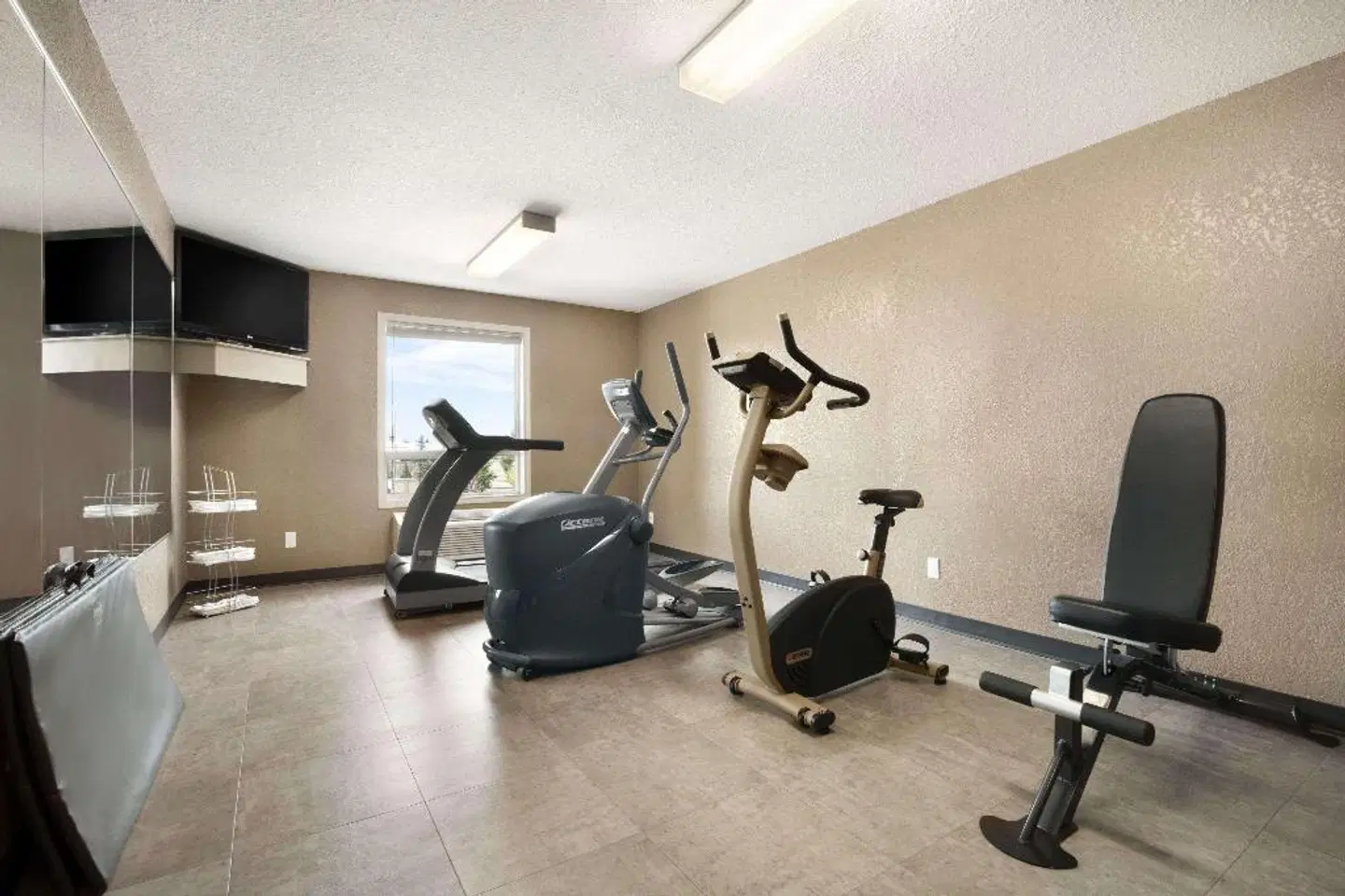 Prairie Crest Hotel Calgary SPORTS_AND_LEISURE