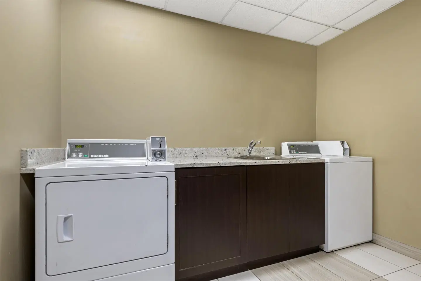 Best Western Plus Red Deer Inn & Suites Badezimmer