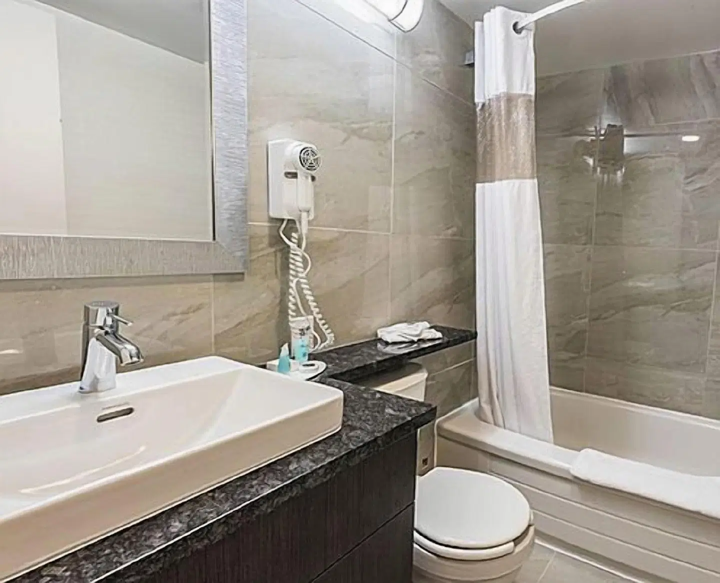 Hotel Chrome Montréal Centre - Ville Badezimmer