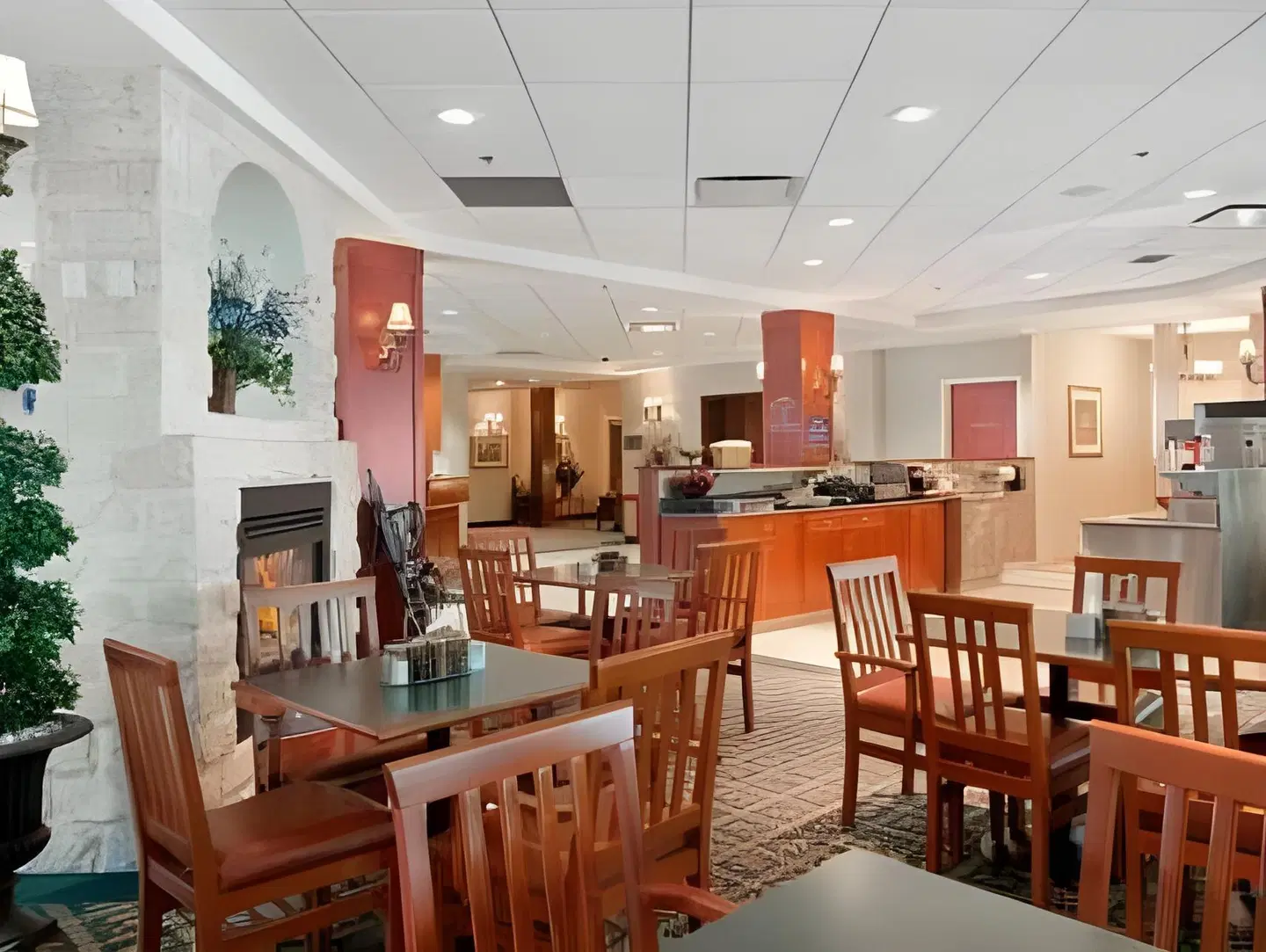 Travelodge by Wyndham Strathmore Bar