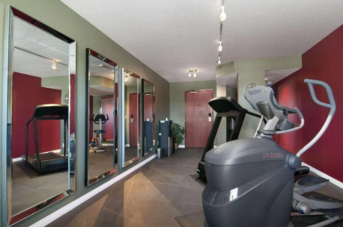 Travelodge Stony Plain SPORTS_AND_LEISURE