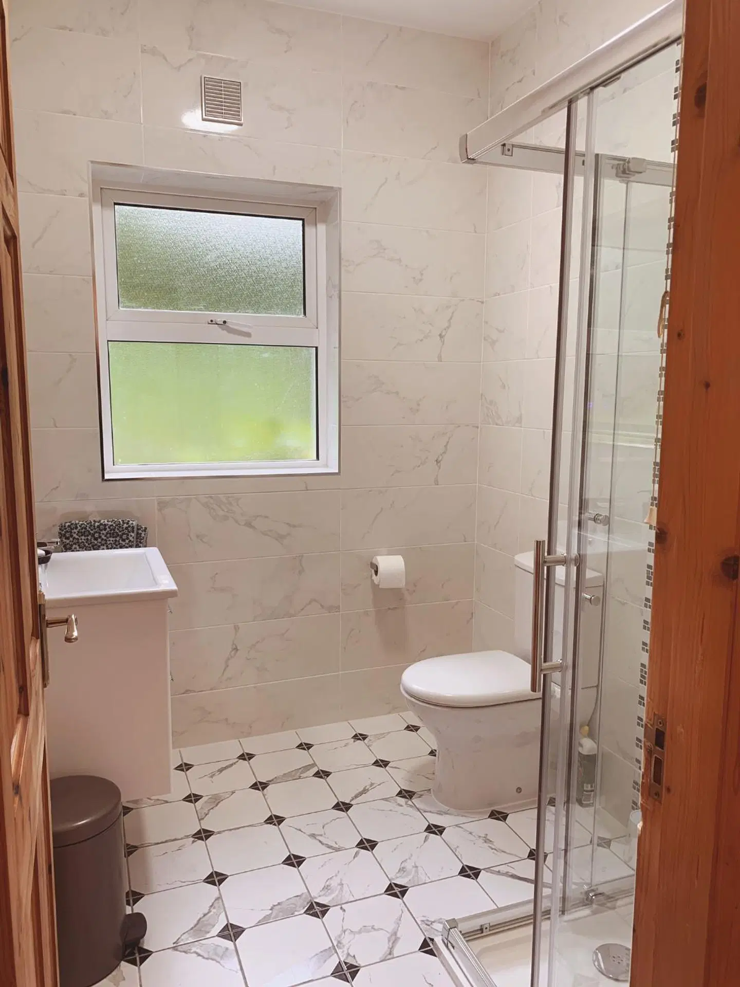 Mangerton Mountain Chalets Badezimmer