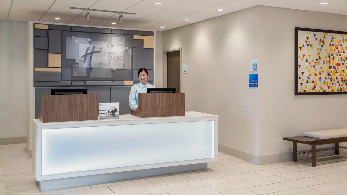 Holiday Inn Express & Suites Airdrie-Calgary North by IHG LOUNGE_LOBBY