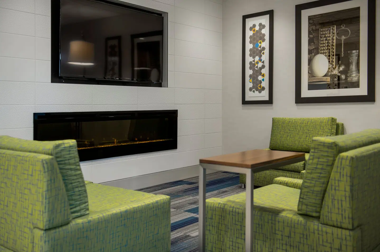 Holiday Inn Express & Suites Airdrie-Calgary North by IHG LOUNGE_LOBBY